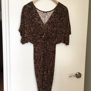 🎁2/$13! Mendocino V-Neck Leopard Print Dress Slit